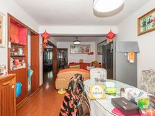 电梯只此一套 单价便宜 厅大房间大 诚意出售 房龄新 带装修