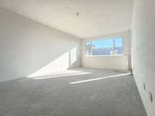 高新智谷 凤凰层 带车位 四室劳斯莱斯户型 随时看房