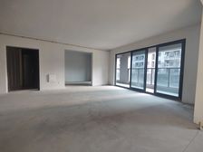 4房2卫双阳台全新毛坯小区中庭位置