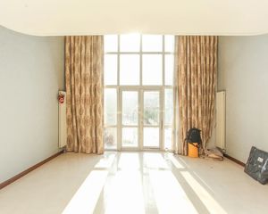 新上西边户双拼 誉天下别墅 4室2厅3卫 带车库 有钥匙房