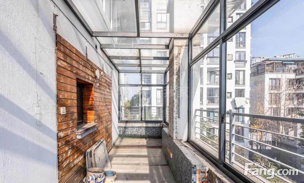 滨江彩虹城南都江滨花园5室4厅