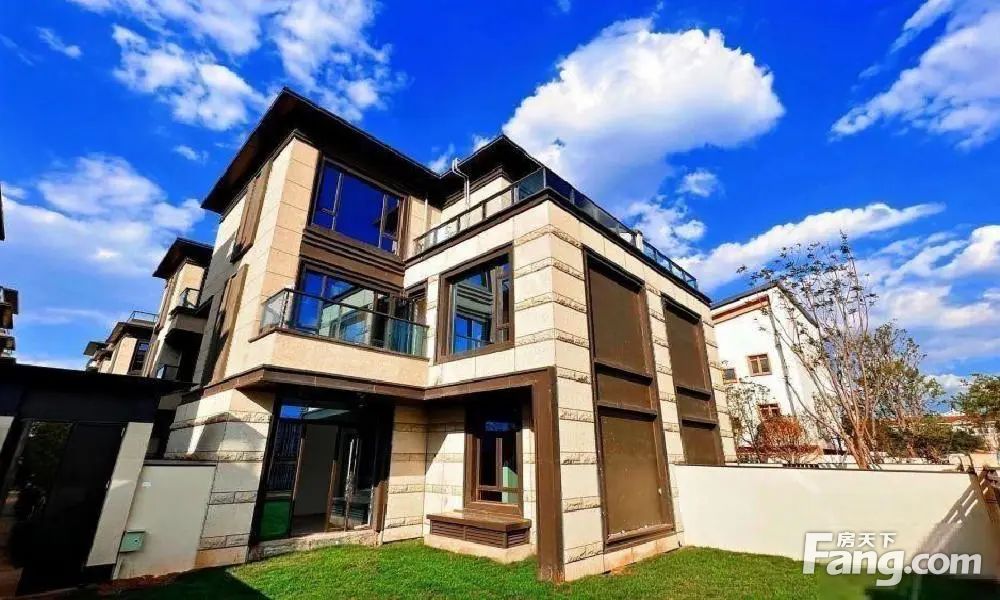 500里滇池尽收眼底,地下2层地上3层合院大花园现房别墅,昆明西山阳光