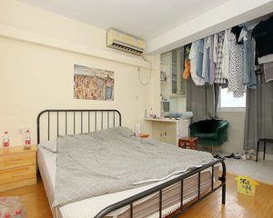五里塘苑 跃层 两卫 交通方便 沿河小区 景观很好