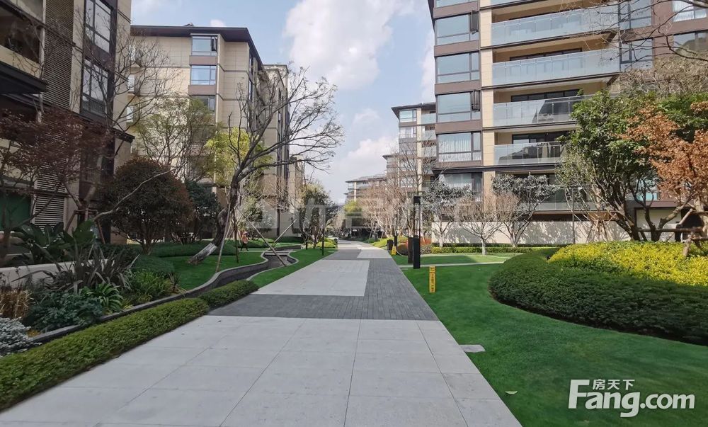 昆明洋房天花板华夏四季熙棠苑一线观滇大平层