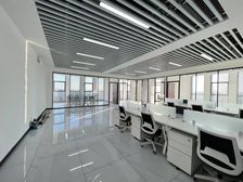 顺义航城广场 年底特价 300平采光视野好 落地窗