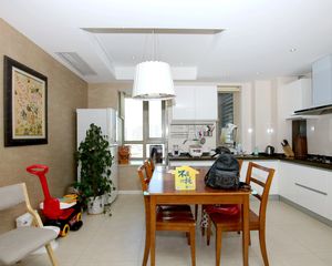 自住精装修 边套 户型通透 保养良好 产权满五年