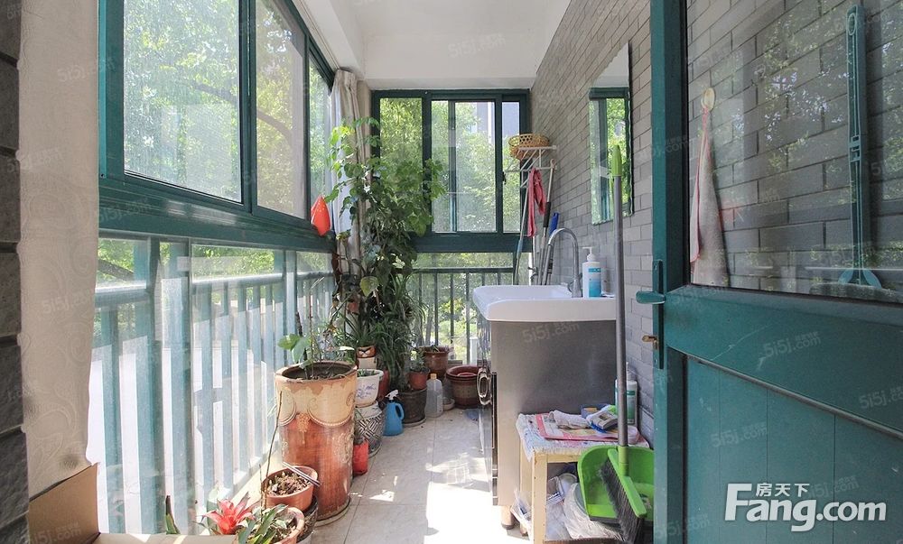 紫金文苑新出大四房东边套有地暖附赠15方地下室