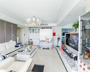 清怡二期商品房!70万精装修!依山傍水!两个地下车位