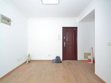 地铁口50米,诚心出售,有钥匙,采光无遮挡