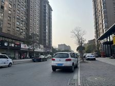 观潮路沿街商铺 上下120平200万 面宽8米