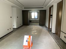 上湖城 东部新城明湖板块 一楼带花园 精装修