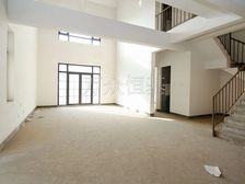 电梯入户!人车分流!法式东边户!集中供暖使用400厅高7.6