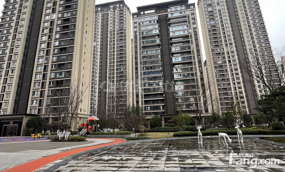 融创九樾府138万毛坯3室朝向南北114平