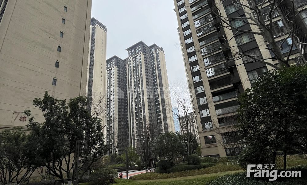 融创九樾府138万毛坯3室朝向南北114平