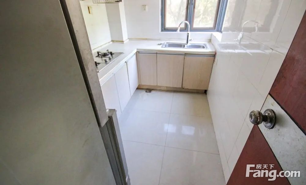 8号线地铁口品质小区丽岛紫园大户型4居室诚心卖