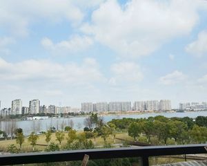 公园18724室2厅3卫南朝向478.0万元/套出售