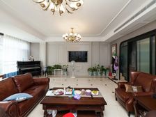 天宁吾悦旁 常发豪郡6室精装别墅 东边户大院子 拎包入住