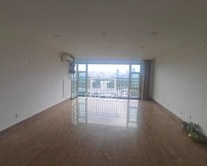 铭湖经典铭湖经典地铁口全景湖景房,租金高。