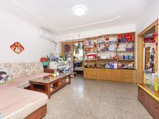 回龙观西大街 龙泽地铁旁 大两居低总价 核心地段 出行方便