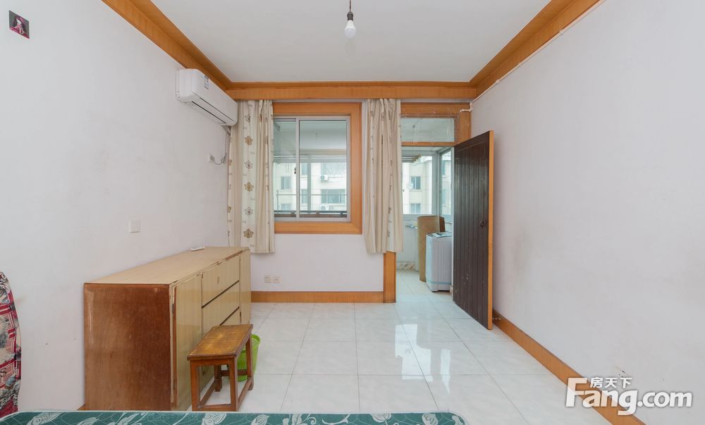 富都花苑654平2居南向简装修方便看房