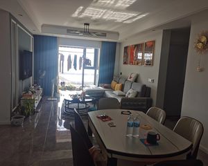 万年卡美丽亚三期3室2厅2卫南朝向150.0万元/套出售