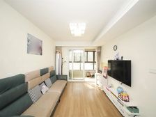 万科四房,近轻轨,出门小商圈,低楼层,通勤出行方便