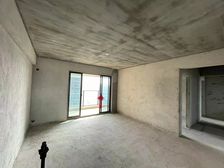 南北通透户型 地铁口边上 价格可谈 随时看房 高楼层