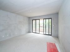 泰和之春旁 中海铂悦公馆4室毛坯 一楼底复带院子 南北通透