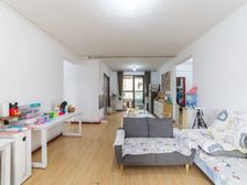 君望甲第旁雅居乐凤凰台 4室2厅 简装修出售价格可谈