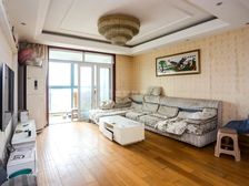 轨道口富元家园,装修3房,业主自住,保养不错,楼层好视野不错