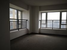 雅戈尔东海府(东海景花苑) 4室2厅 南 毛坯