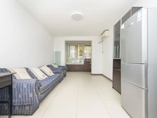 回龙观地铁站边 低楼层行动方便 南北三居