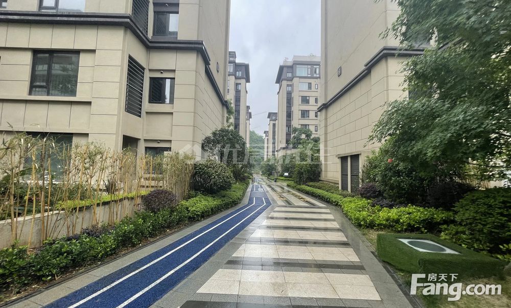 保利大国璟电梯洋房税少毛坯四房