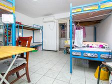 六里屯东里3层2居,业主诚意出售,距离地铁近