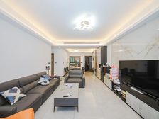 看中价格好谈,装修保养好,拎包入住,1楼,采光还可以