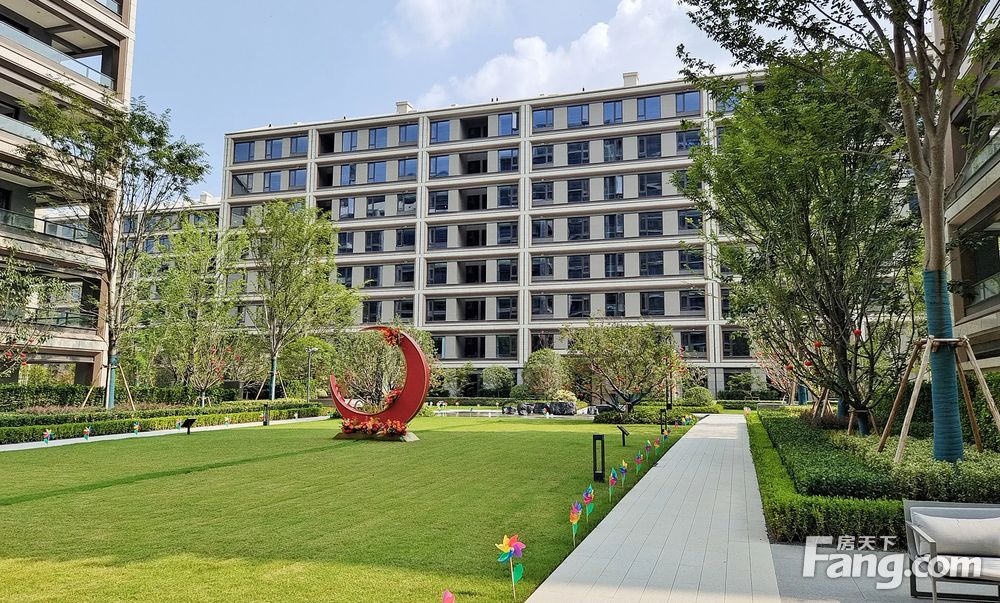 南北通透融创滨湖印5室4厅精装修