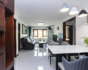 和泓四季 房龄新 南北通透 户型方正三居室