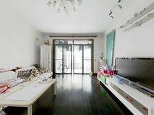 前滩品质楼盘!电梯高区小两房,业主置换,诚意出售,满五年。