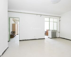 玉桥东里三居 南北向,采光好