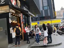 急!直降25万买万达广场口临街拐角铺,捡漏!