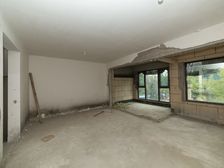 新出御河湾别墅纯毛坯 大院子 急卖 随时看房