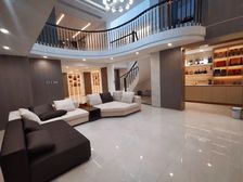 带电梯 180平户型 豪华装修 中式合院 近龙湖天街