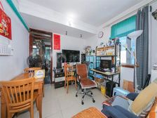 此房满五唯-一,非顶楼,视野好,位置好,近D铁