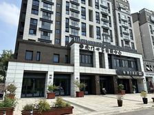 古城区南门路南门世家沿街四开间门面房商铺出售环境优美护城河边