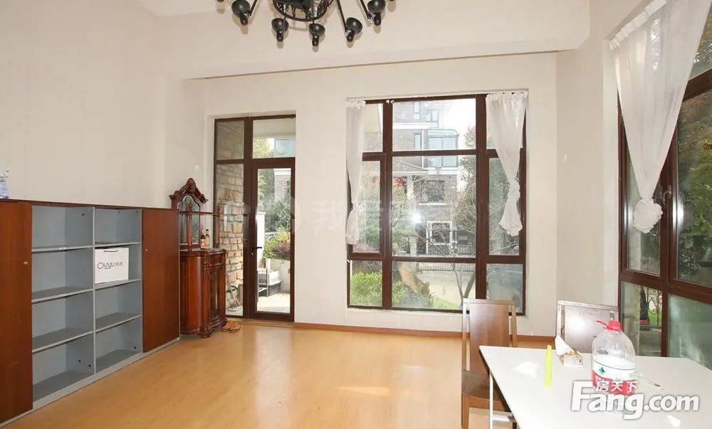 新上阳明谷双拼排屋南进门花园约180方带地下室诚售