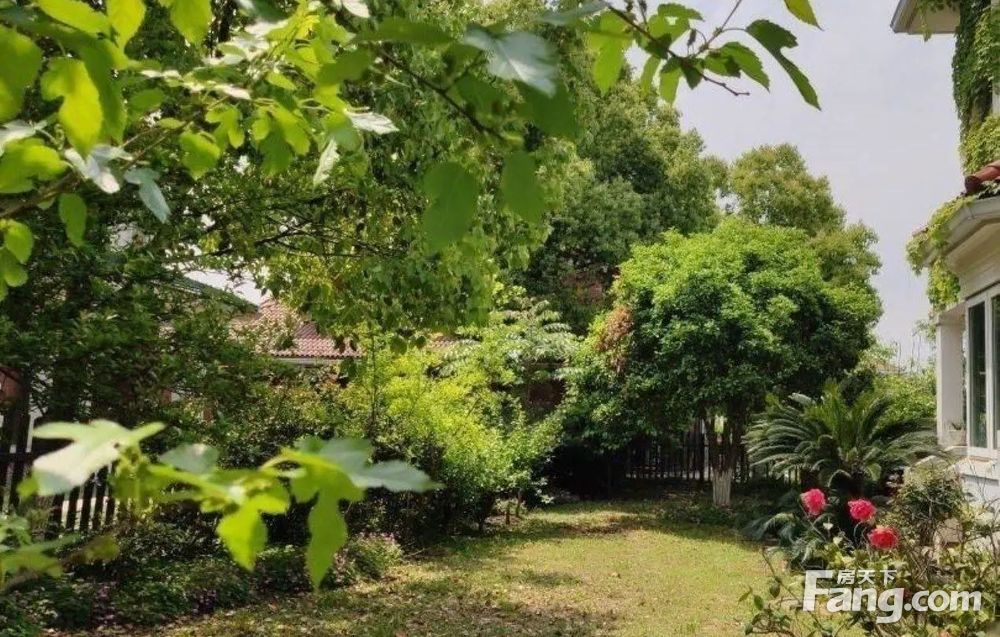 新北区,阳光花园,东南花园旁,常州新北恐龙园美林国际村二手房六室