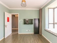 凤凰楼层采光好新一期小区位置好 精装修拎包住