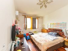 2001年商品房,南北通户型,可做三房,双阳台,地鉄口四百米