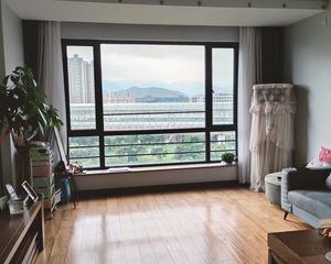 里仁花园一期2室2厅2卫南朝向320.0万元/套出售