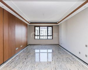 中海寰宇天下熙山府 四室两厅两卫 正对中心花园 管家式服务